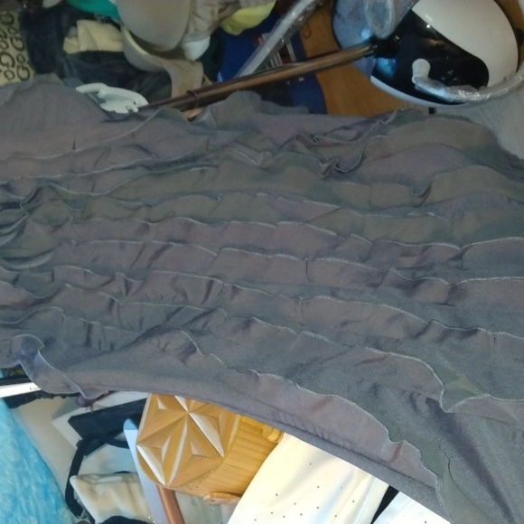 Trinity women's grey halter top with ruffles sz small New - Picture 7 of 17